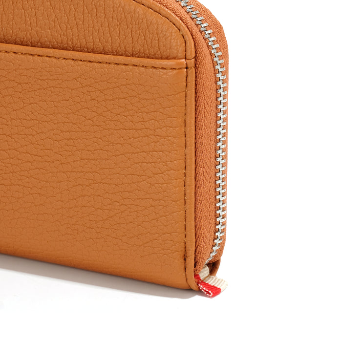 Co-Lab - Louve Isla Curved Wallet - all things being eco chilliwack - sustainable women's fashion and accessories - vegan and cruelty free - zipper detail