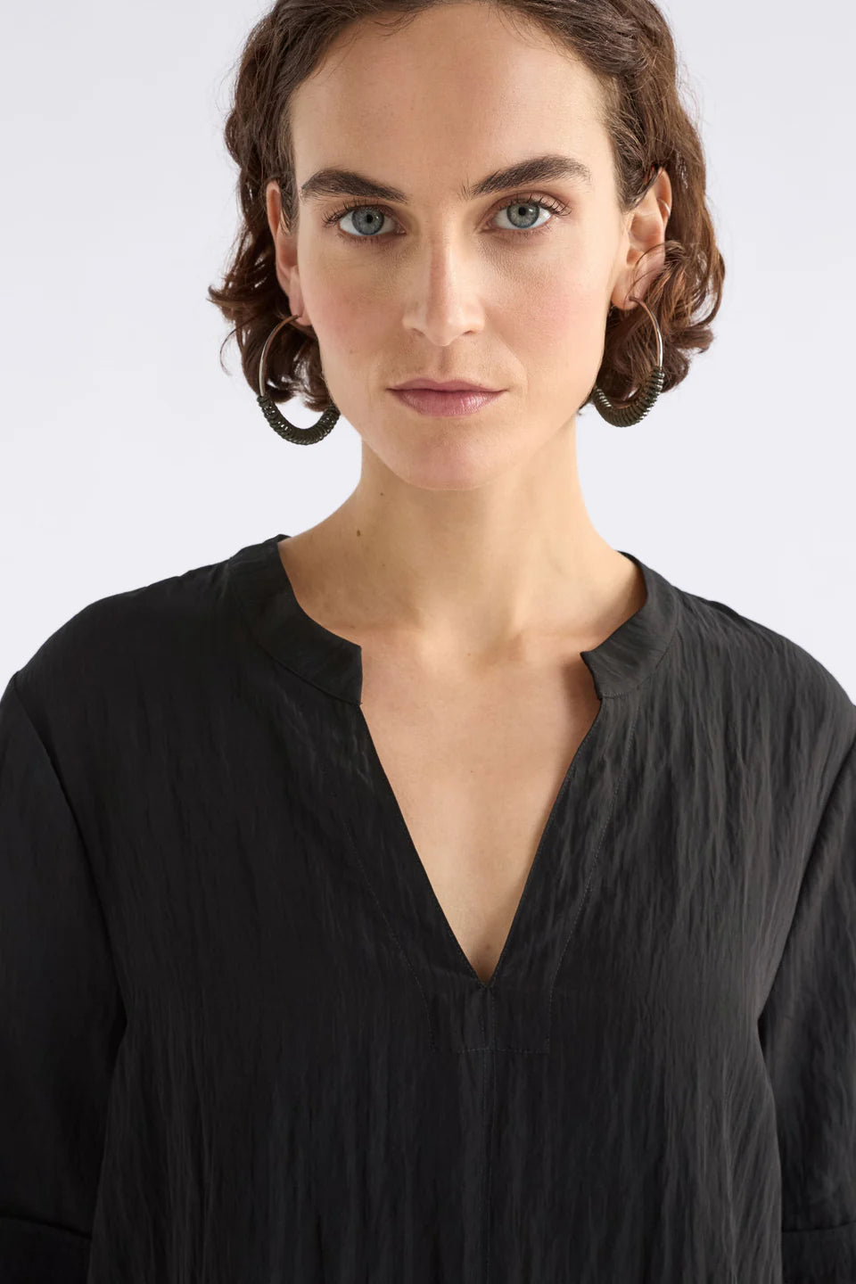 Elk The Label - Kysten Crinkle Short Sleeve Top