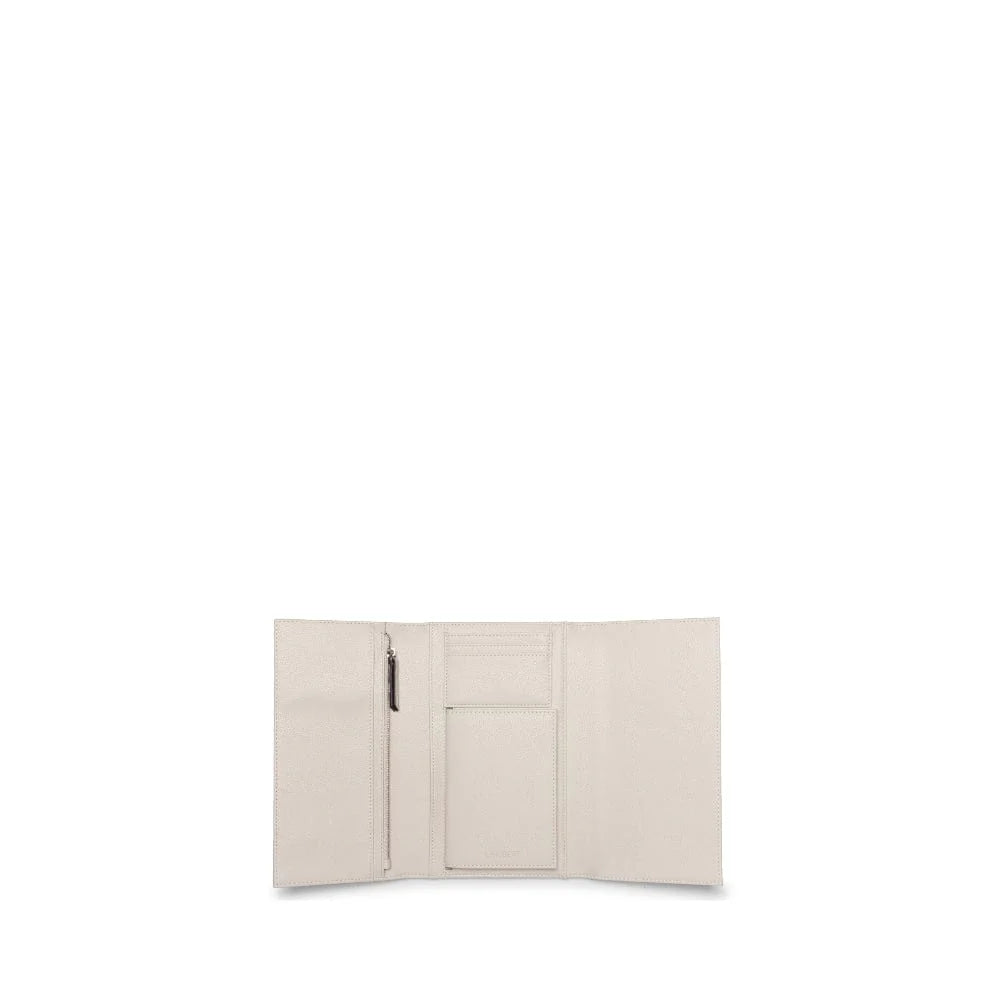 Lambert - The Atlas Passport Holder